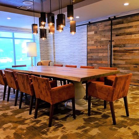 Hilton Garden Inn Phoenix Airport Bagian luar foto