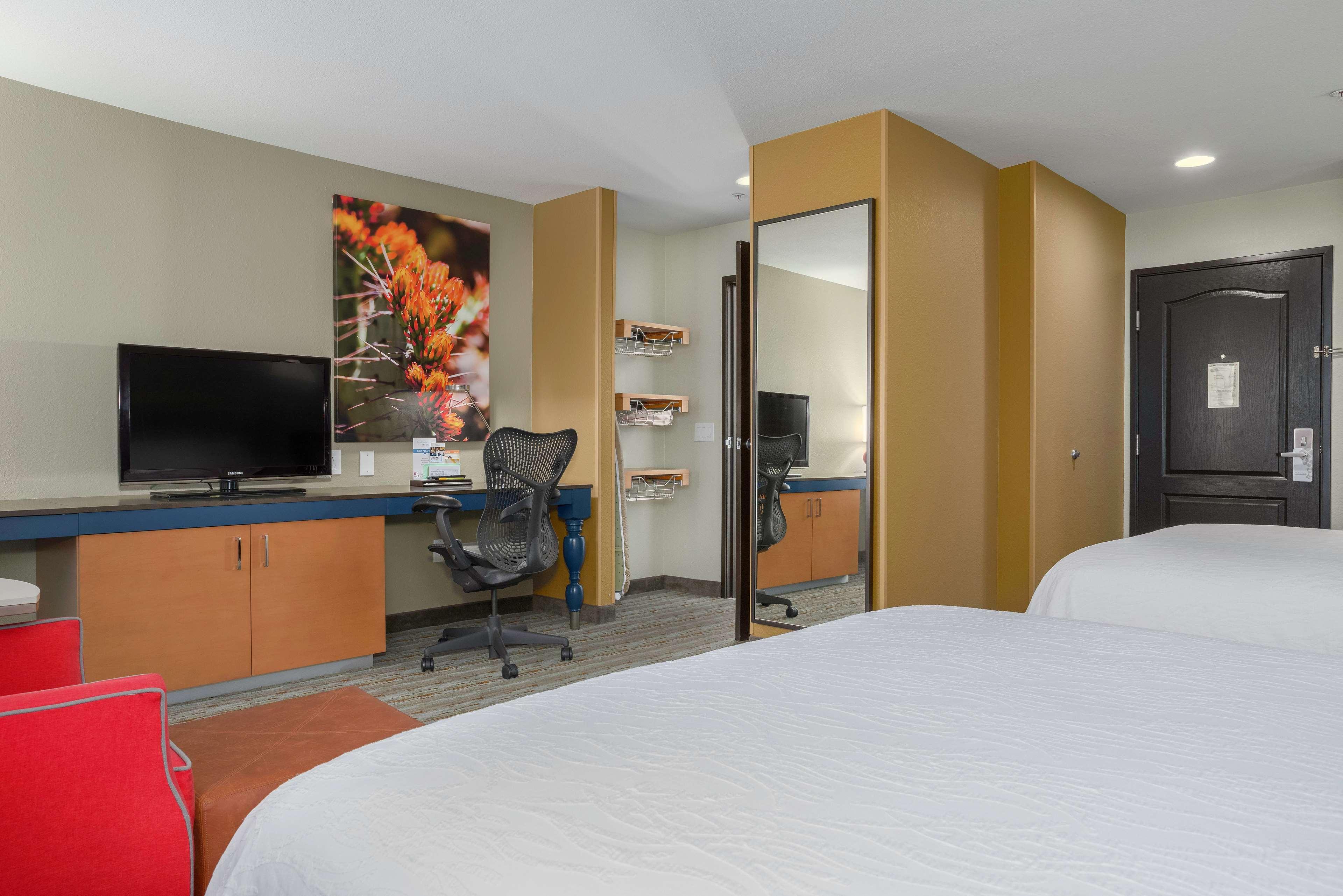 Hilton Garden Inn Phoenix Airport Bagian luar foto