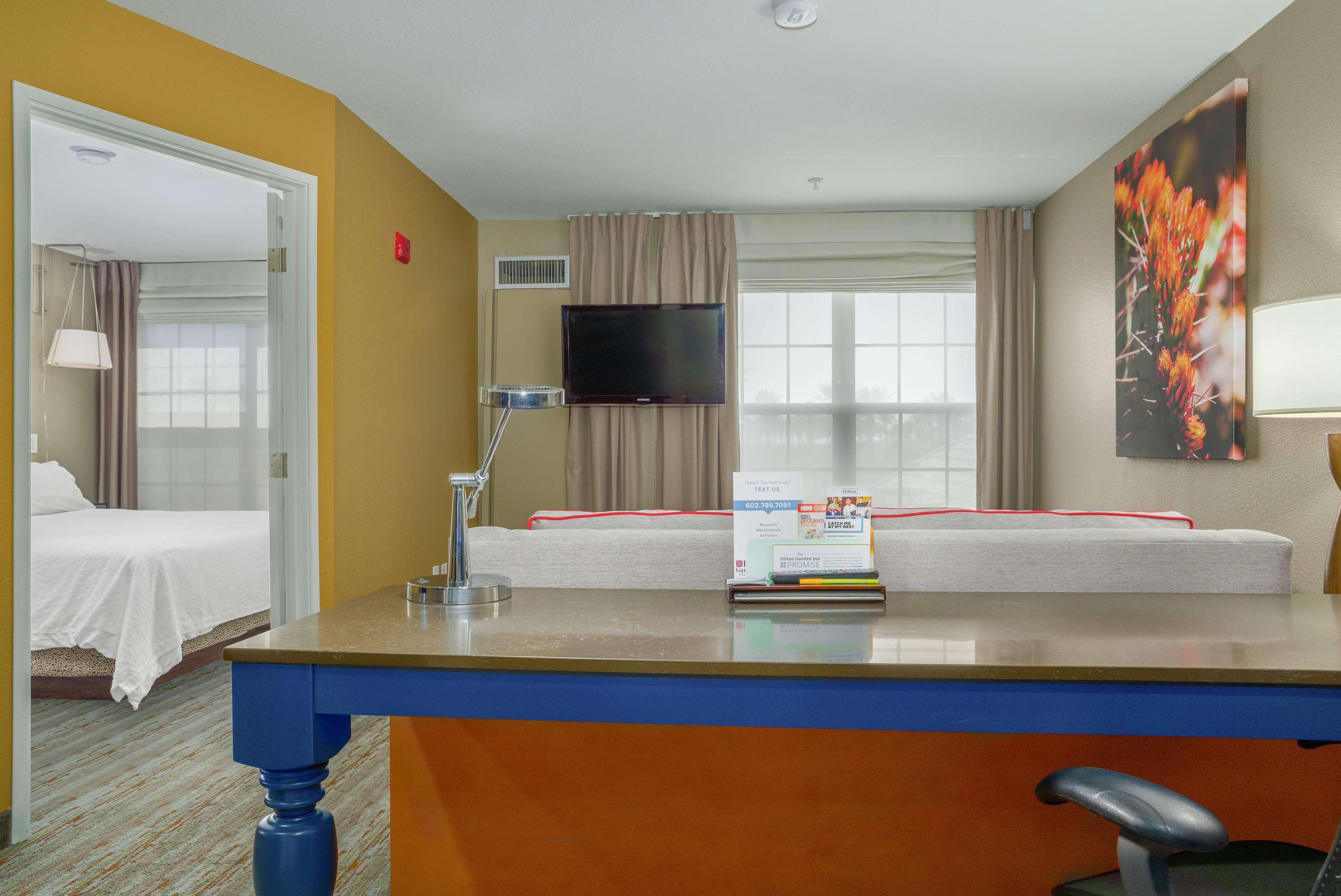 Hilton Garden Inn Phoenix Airport Bagian luar foto