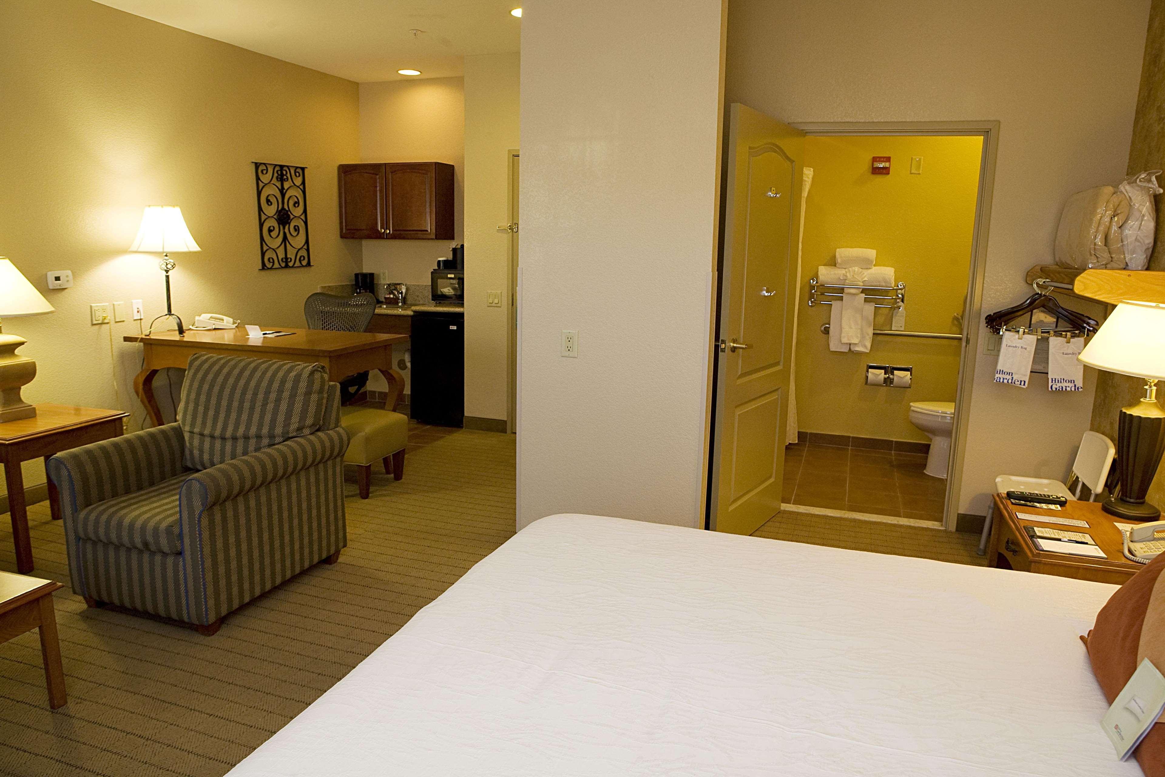 Hilton Garden Inn Phoenix Airport Bagian luar foto
