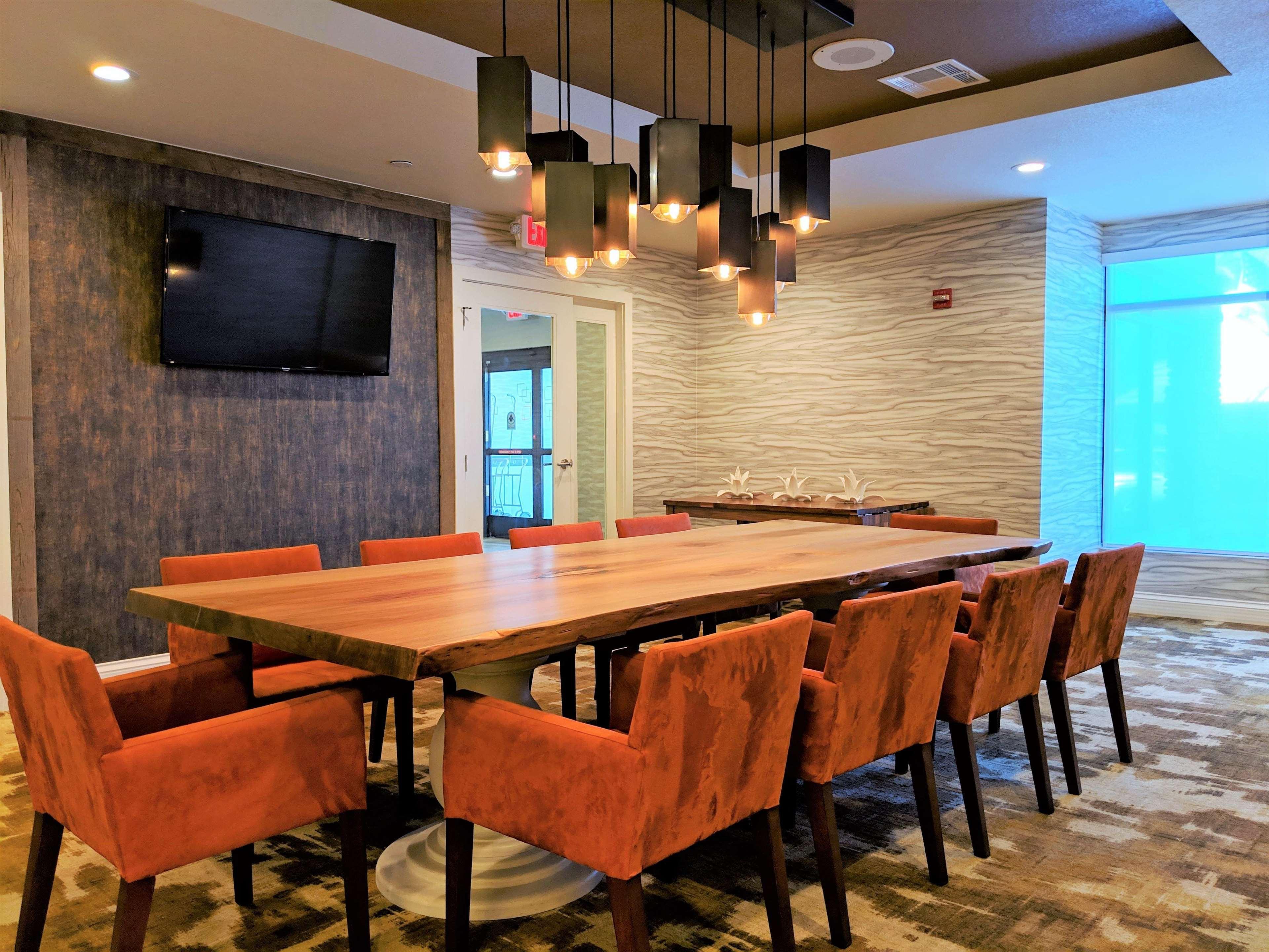 Hilton Garden Inn Phoenix Airport Bagian luar foto