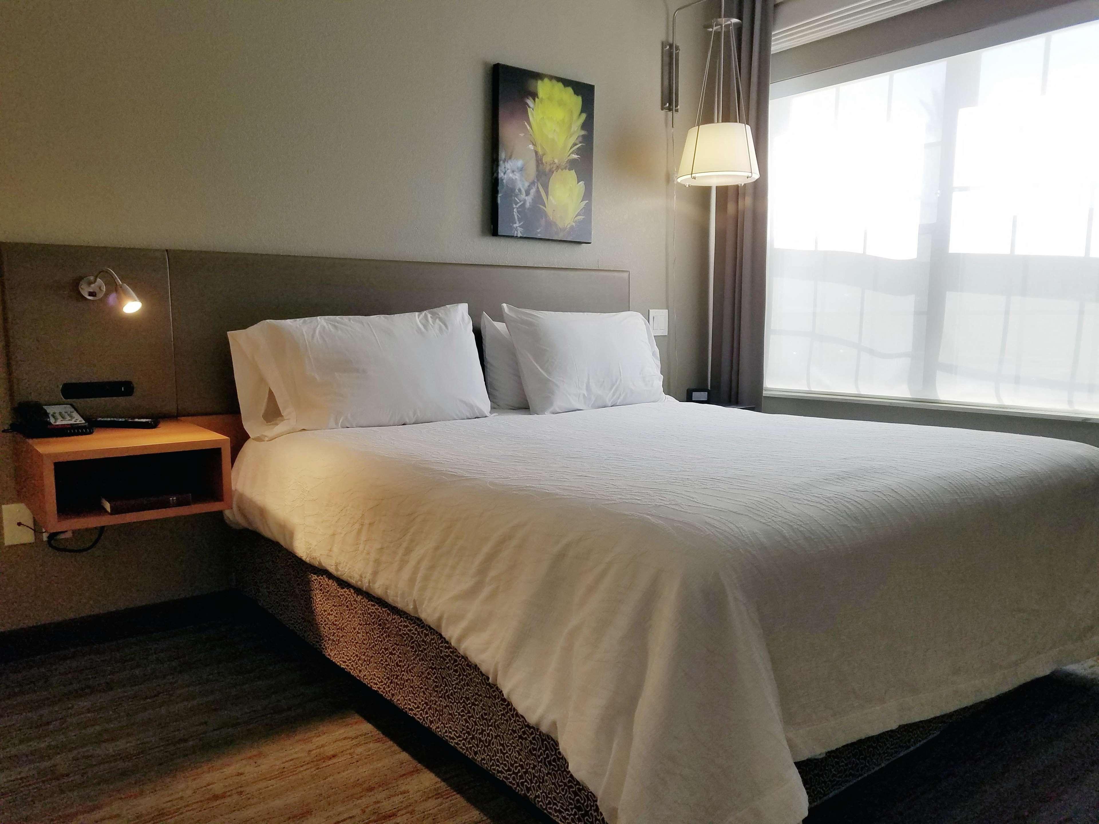 Hilton Garden Inn Phoenix Airport Bagian luar foto