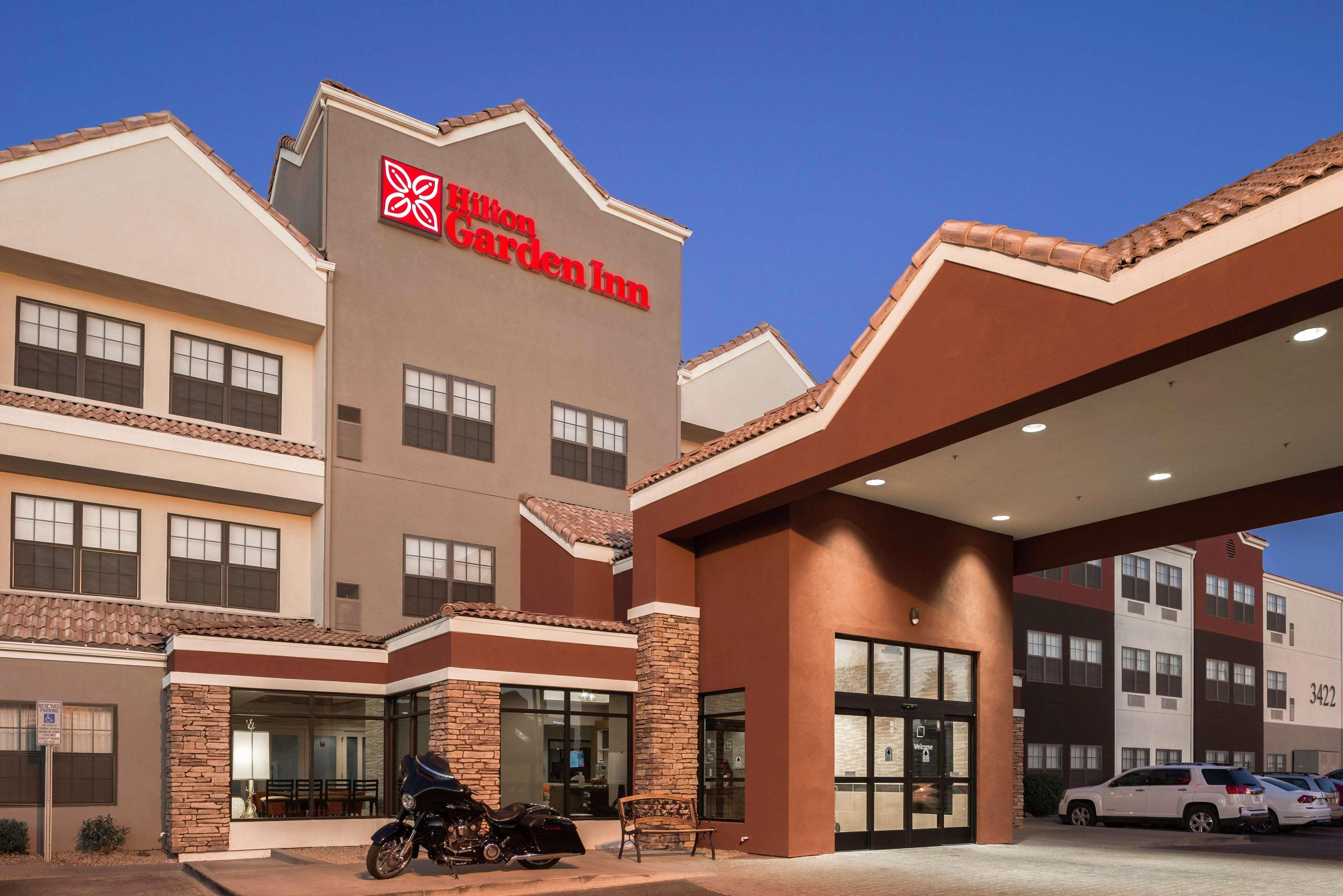 Hilton Garden Inn Phoenix Airport Bagian luar foto
