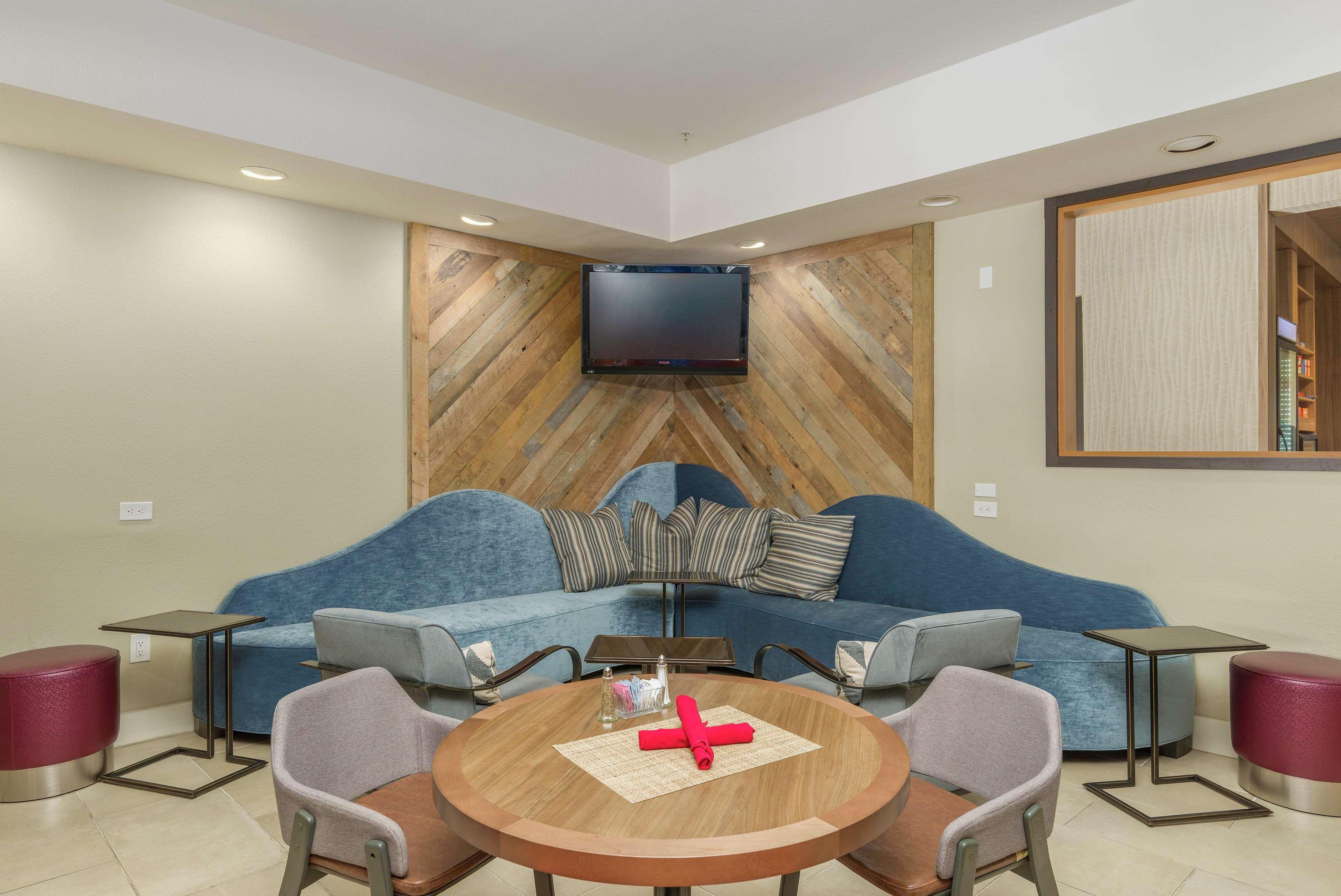 Hilton Garden Inn Phoenix Airport Bagian luar foto