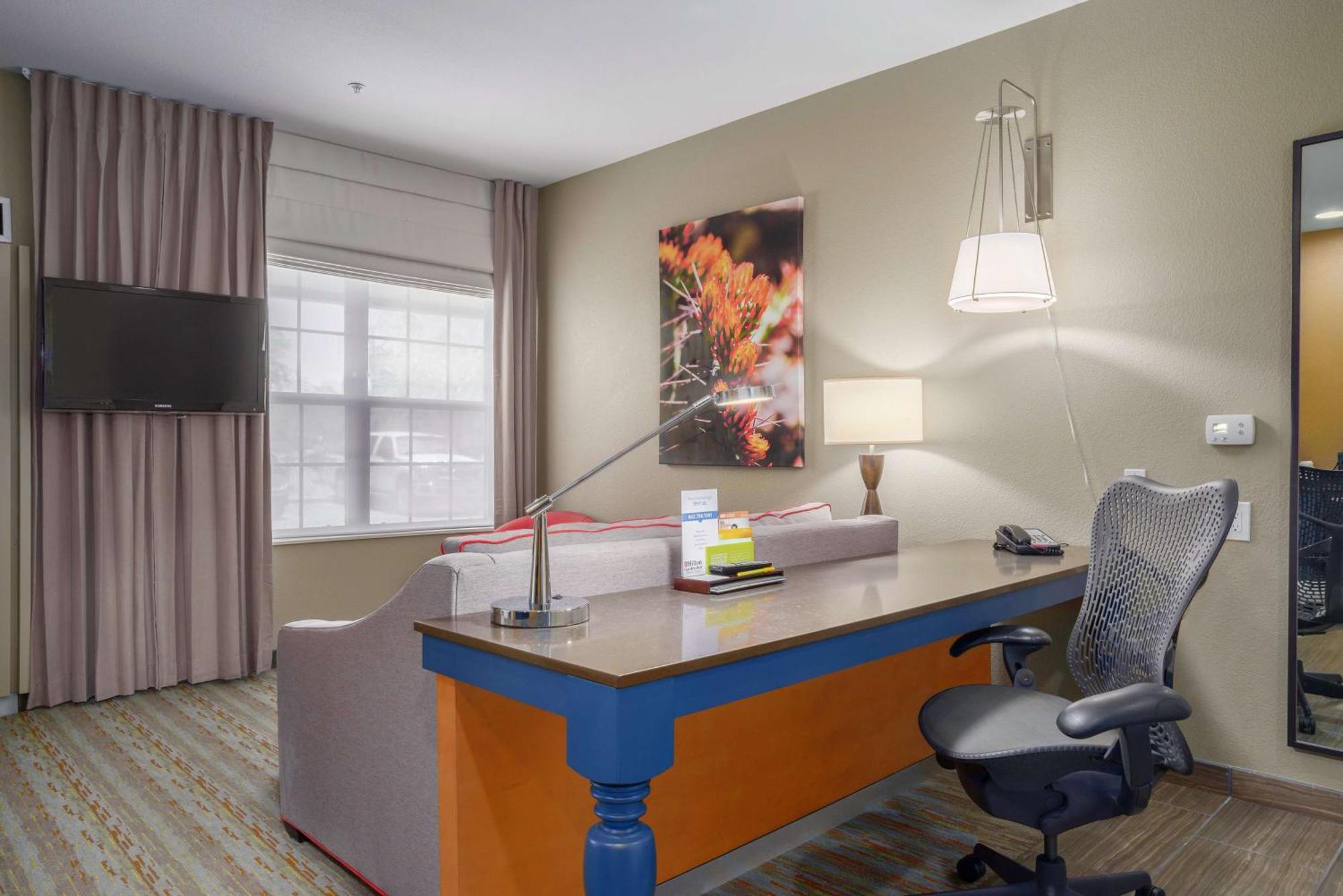 Hilton Garden Inn Phoenix Airport Bagian luar foto