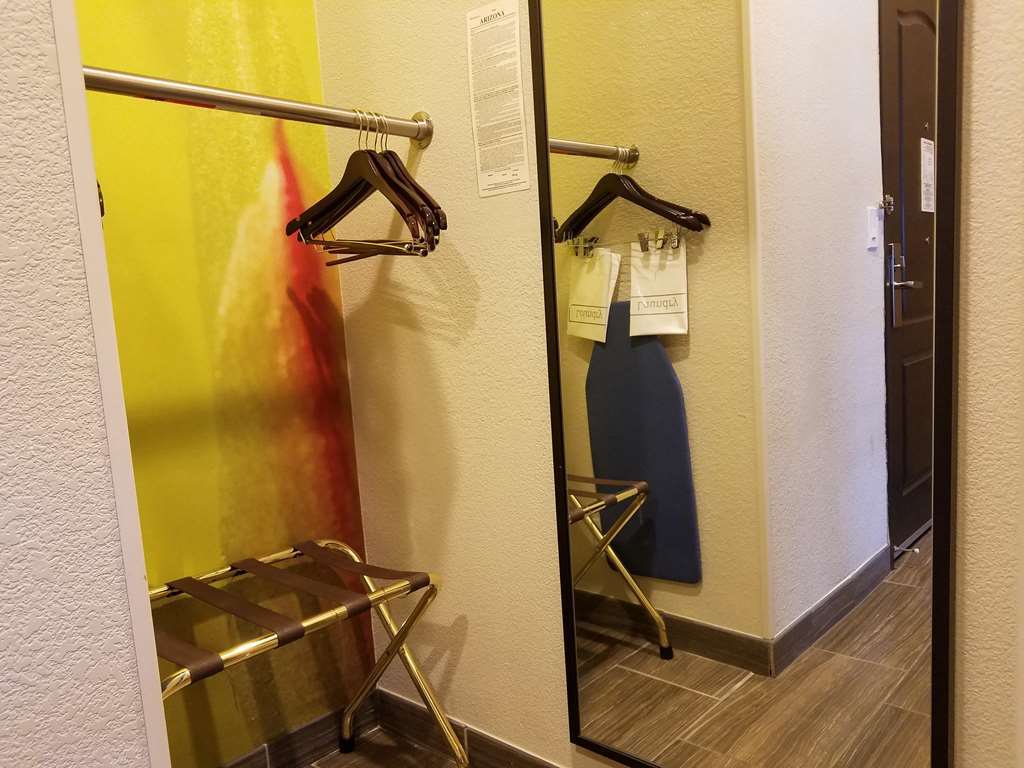 Hilton Garden Inn Phoenix Airport Ruang foto